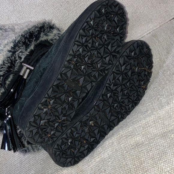 Cozy Black tall Winter Boots with faux fur and leather outer trim - Picture 3 of 16